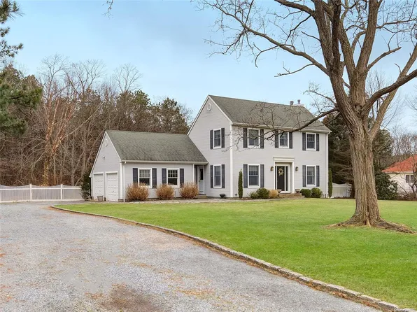 98 Clancy Road, Manorville, NY 11949