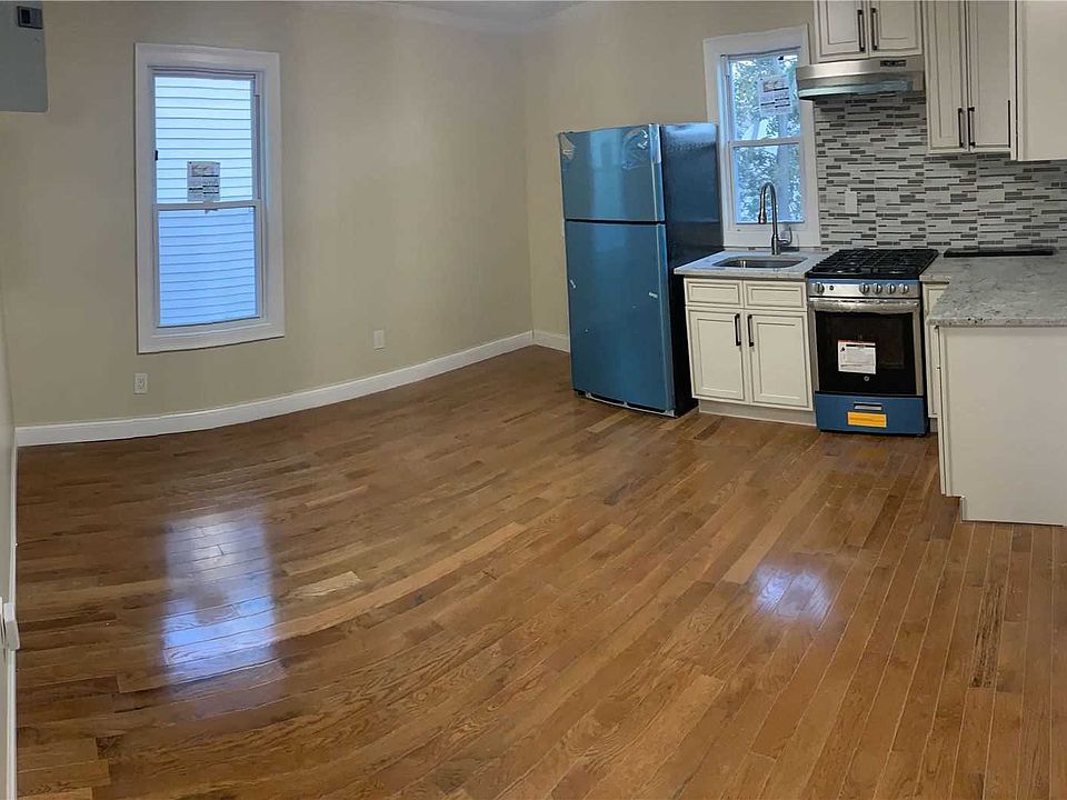 1st image of 13241 Bennett Ct