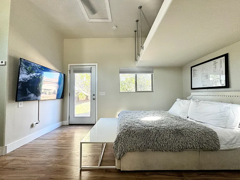 104 E Vista Del Cerro Dr #A — Photo 7