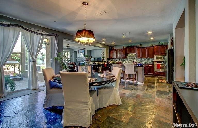 2nd image of 525 Fielding Ln