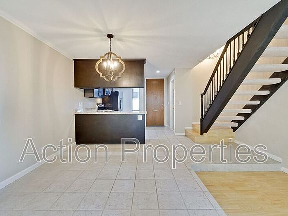 3rd image of 3041 Kaiser Dr Unit G