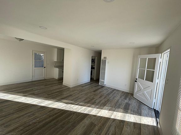 4th image of 7765 Woodbine Way