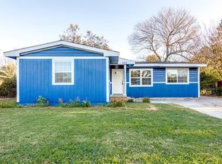 323 W Pecan St, Hurst, TX 76053