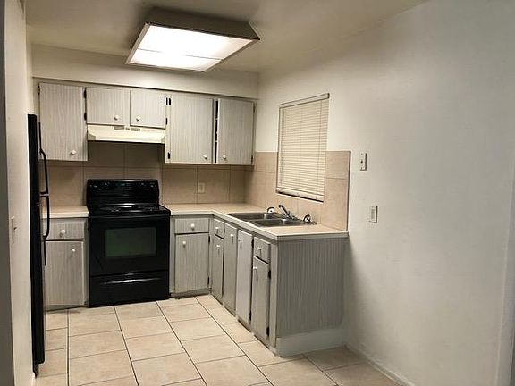 5th image of 4319 Porpoise Dr