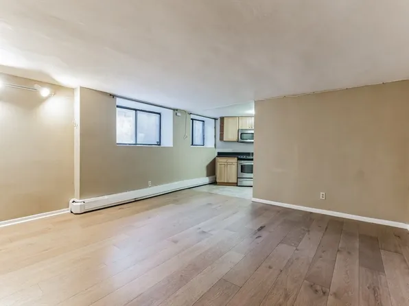 100 Lanark Rd APT 15, Brighton, MA 02135