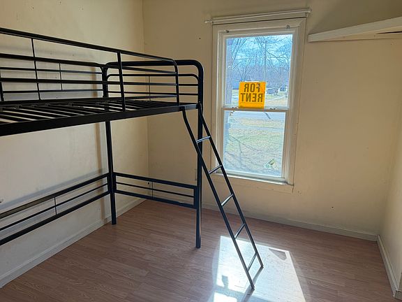 5th image of 532 S Maple St