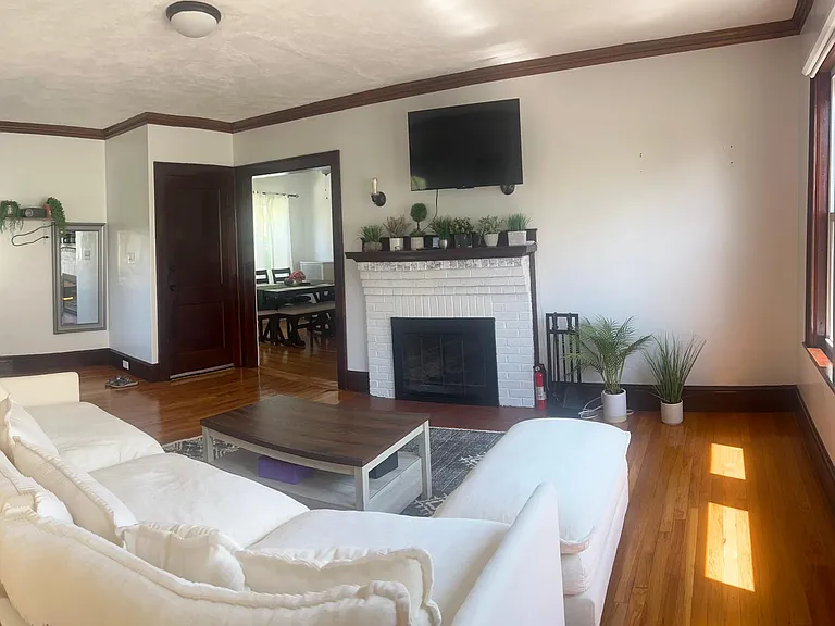 17 Fairview Ave #2 — Photo 5