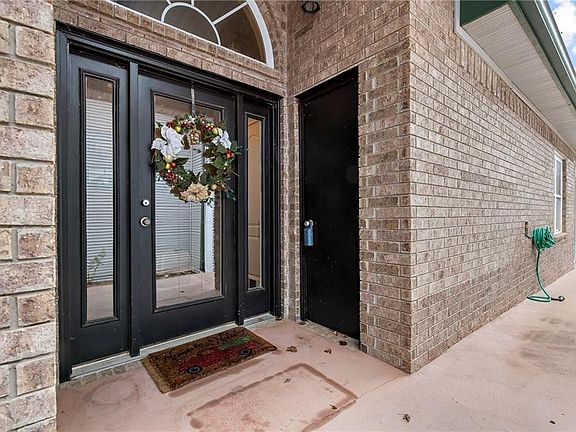 2nd image of 11073 Club House Pkwy