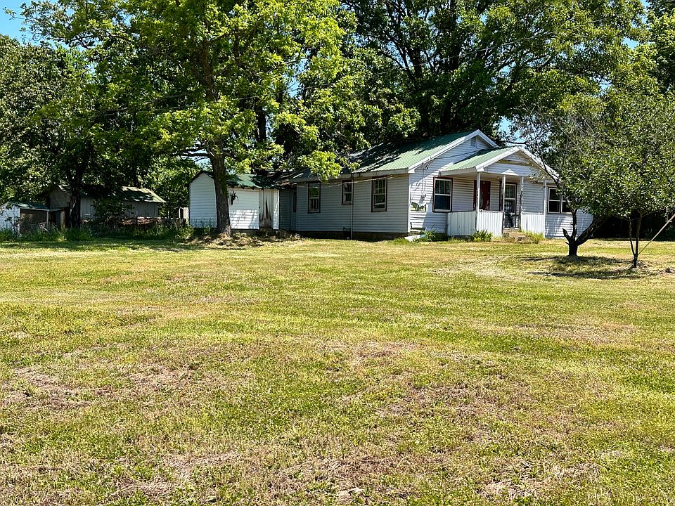 2nd image of 2799 State Highway Dd