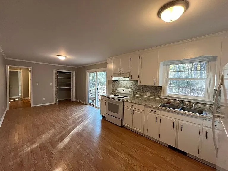 13009 Creedmoor Rd — Photo 5