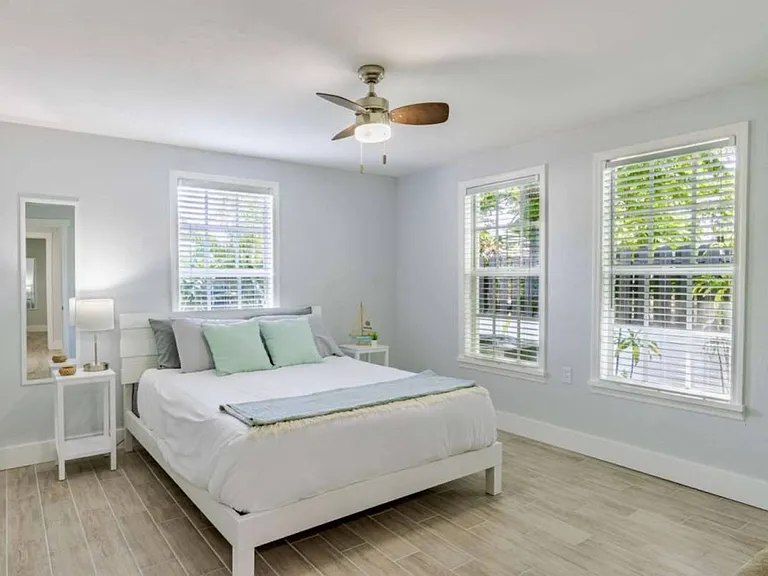 3505 Almeria Ave — Photo 22