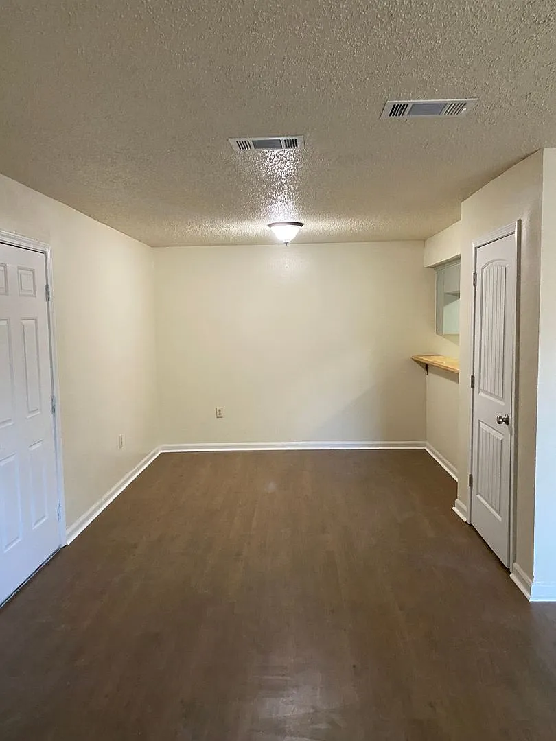 G 1346 Jade Ave — Photo 4