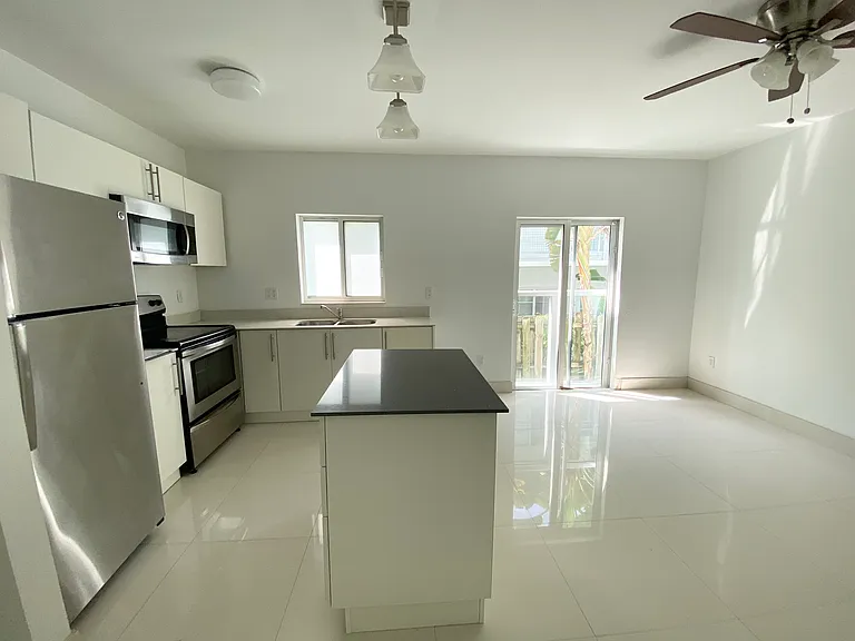 6893 Bay Dr #204 — Photo 3