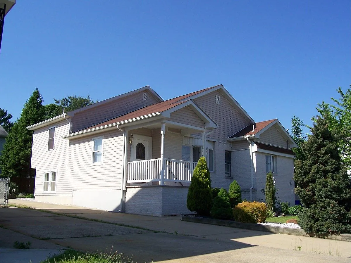 60 Dane St photo 1