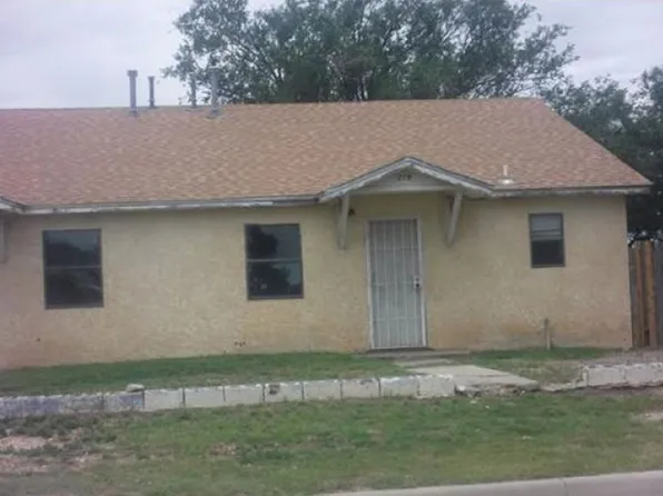 215-217 219th Ave N, Portales, NM 88130