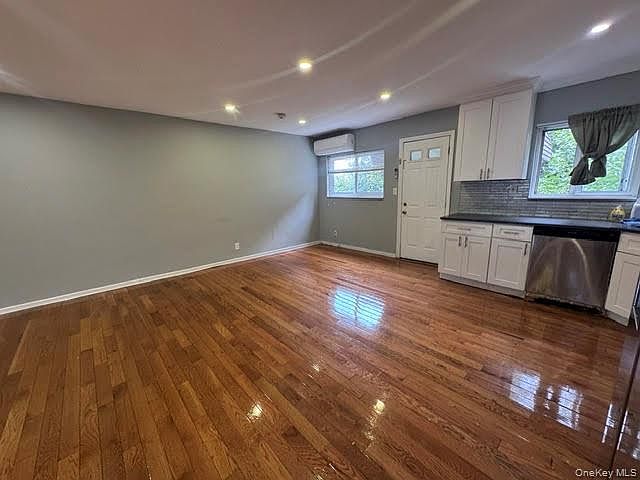 1st image of 409 S 3rd Avenue
