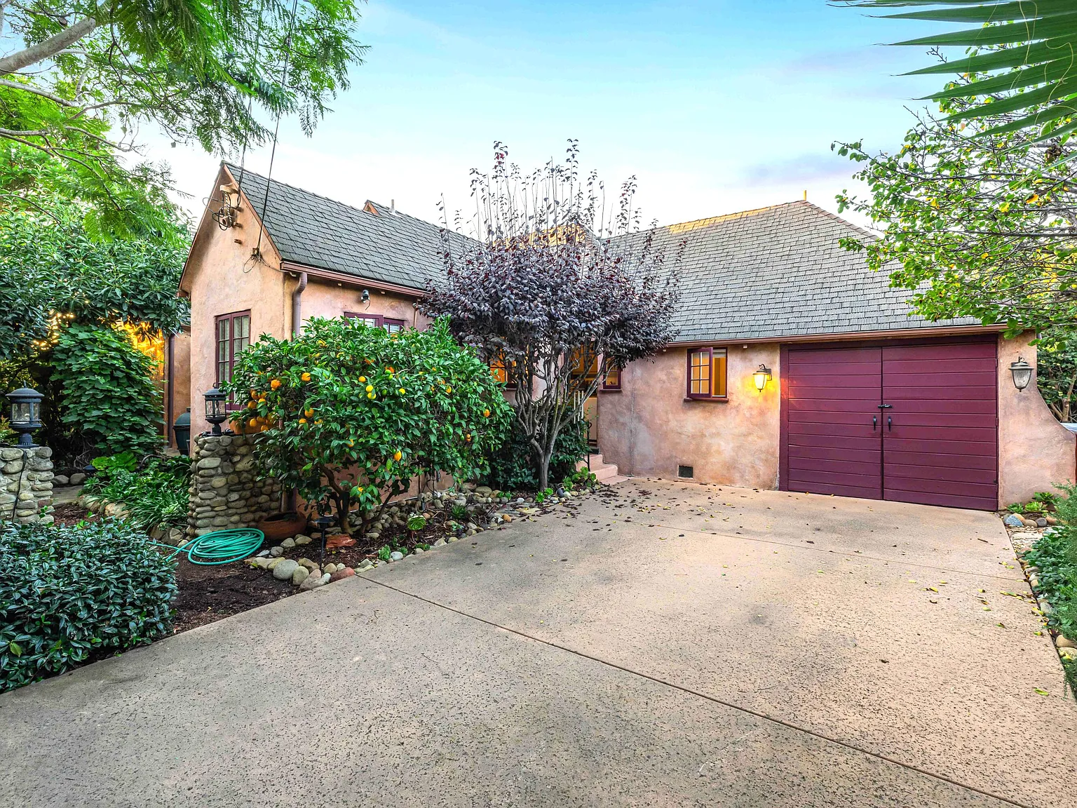 3 bed, 2.5 bath, 1424 sqft, $8,500 — Photo 3