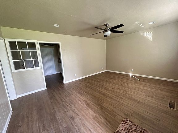 2nd image of 312 W Paradise Ave