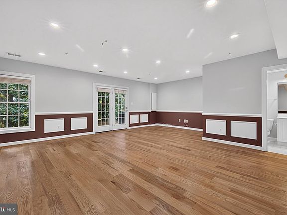 5th image of 90 Sharpstead Ln