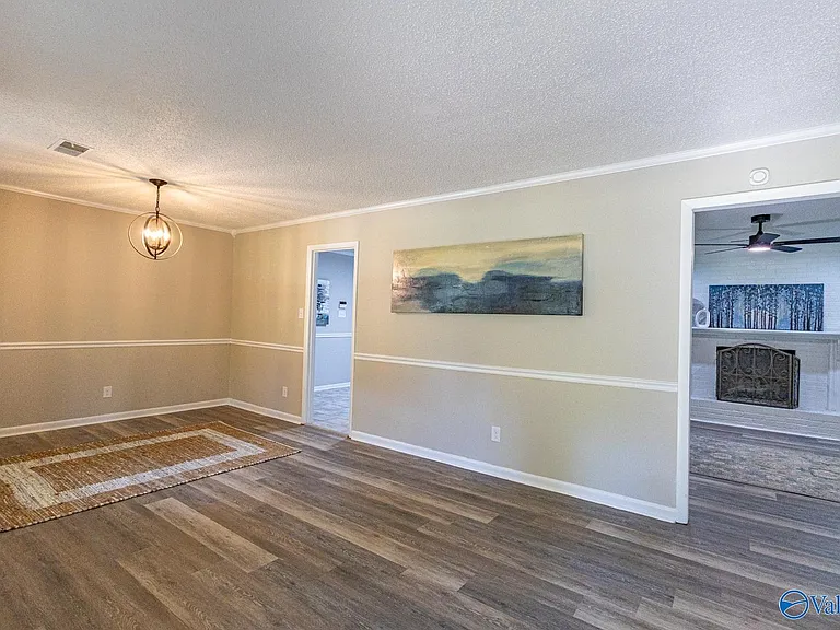 1220 Kathy Ln SW — Photo 2