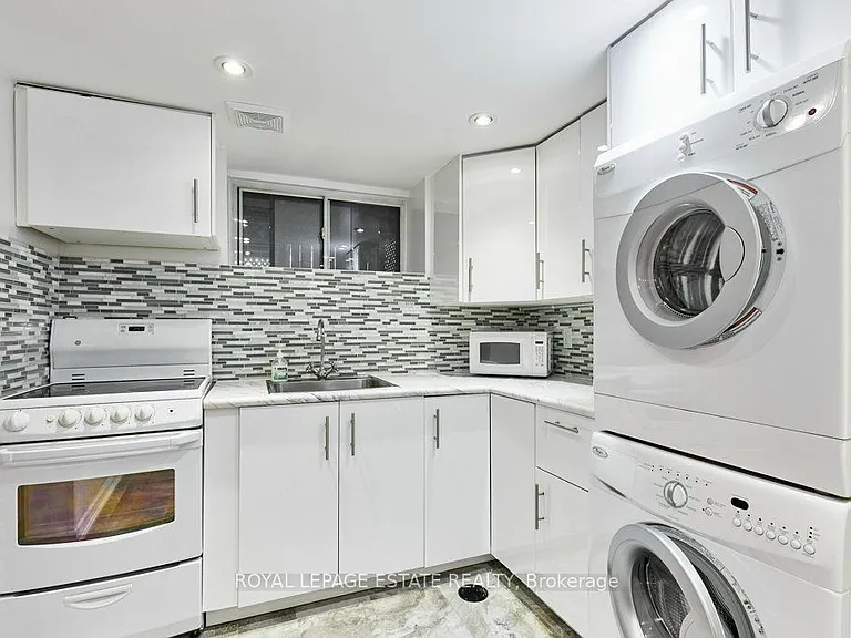 120 Grenadier Rd #LOWER — Photo 13