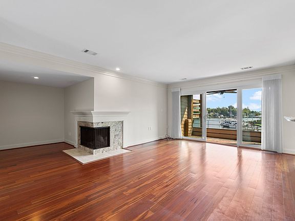 2nd image of 15 President Point Dr Unit B2