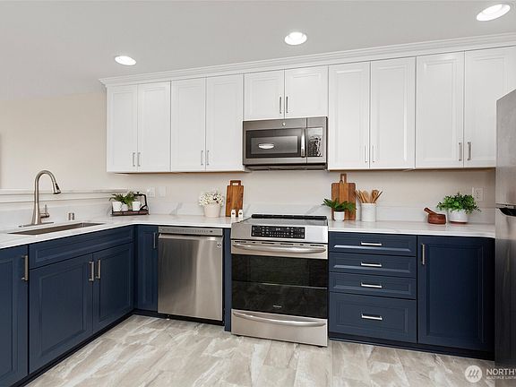 5th image of 2522 Rucker Avenue #403