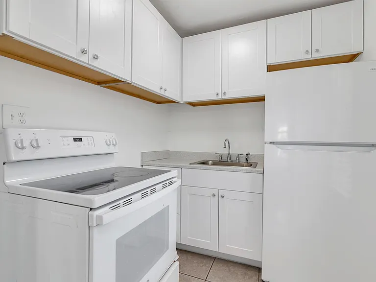 204 Conniston Rd #UPSTAIRS — Photo 7