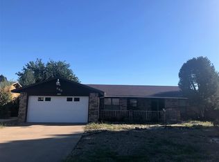848 Swinging Spear Rd, Roswell, NM 88201