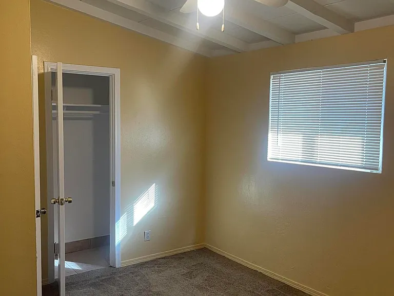 2004 W Oldfield St #2004B — Photo 12