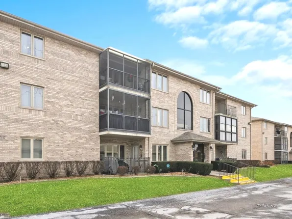 5117 139th Pl Unit 512, Crestwood, IL 60418
