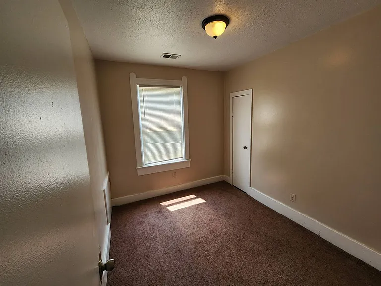 4629 Storer Ave — Photo 8