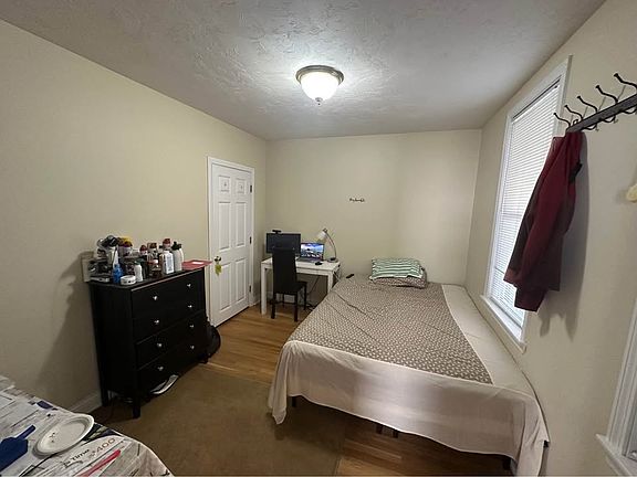 2nd image of 150 Sumner St #1