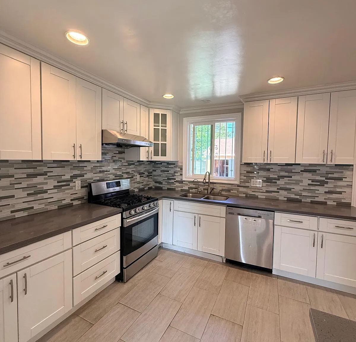 4 bed, 1699 sqft, $3,450 — Photo 1