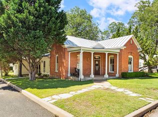 301 W Creek St, Fredericksburg, TX 78624