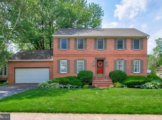4143 Greywood Dr, York, PA 17402