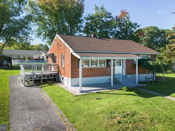 118 Wayne Dr, Harrisburg, PA 17112
