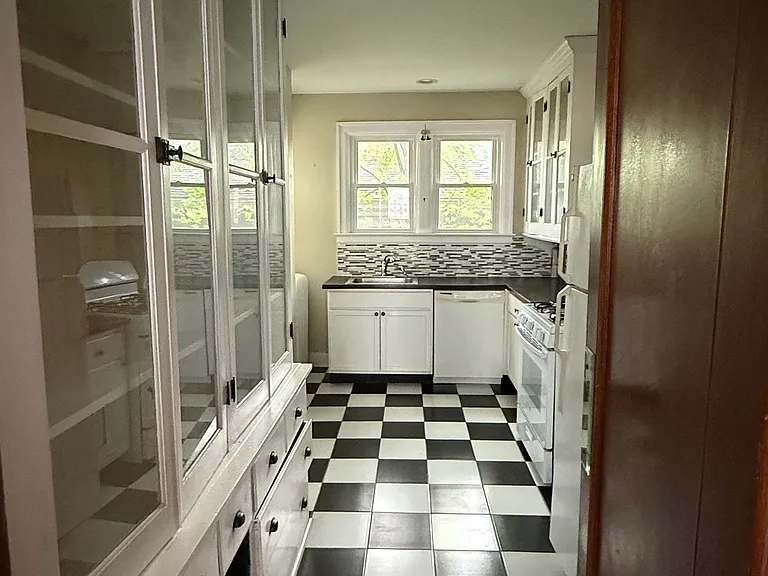 201 Linwood Ave #3 — Photo 3