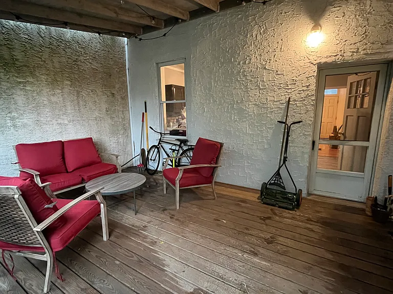 464 Parker Ave — Photo 3