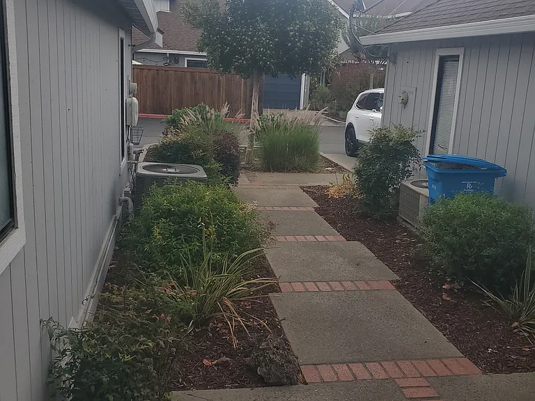17125 Creekside Cir — Photo 3