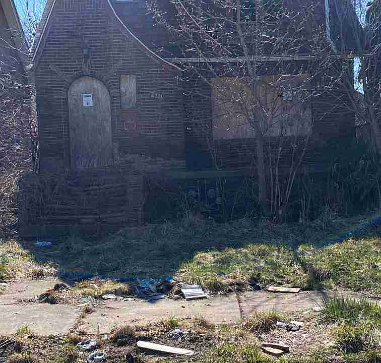 2331 Waverly