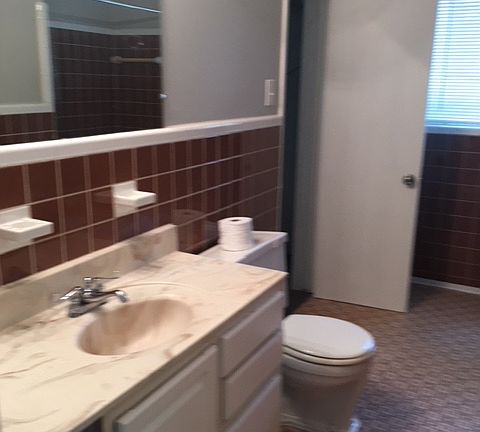 4th image of 4973 Lincoln Blvd