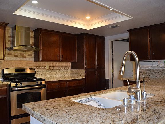 3rd image of 14810 Coolglen Dr
