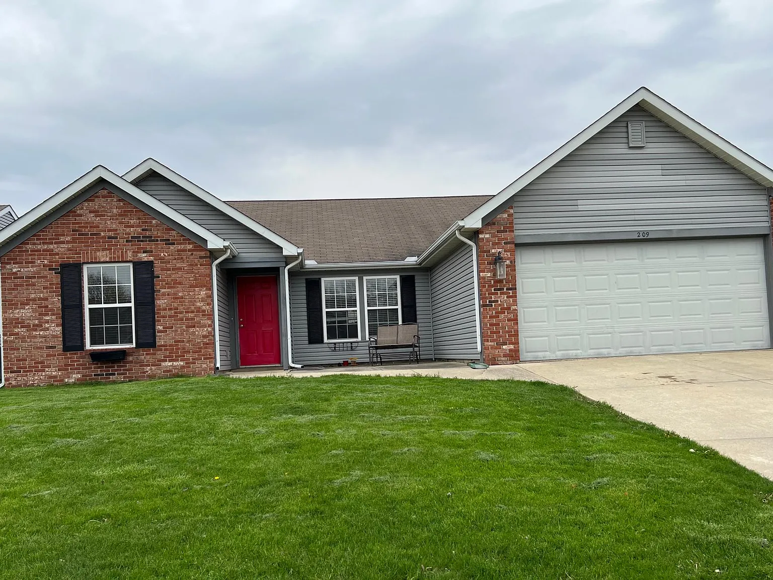 3 bed, 1816 sqft, $1,800 — Photo 1