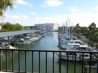 1750 Harbor Pl S APT 202, South Pasadena, FL 33707