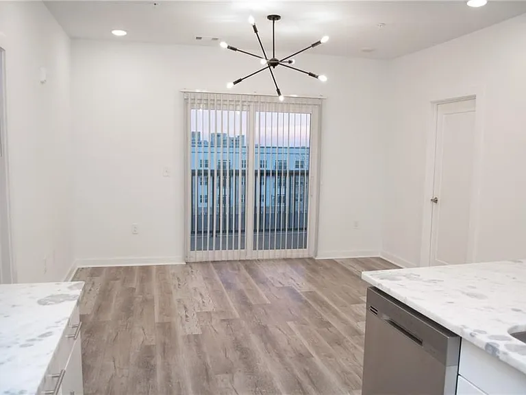 525 Parkway Dr #518 — Photo 13