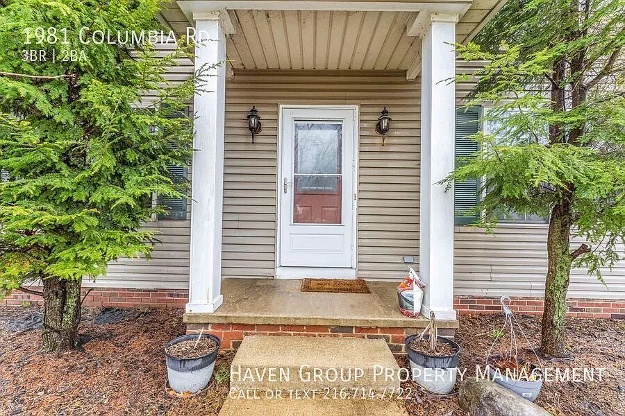 1981 Columbia Rd, Westlake, OH 44145- Spacious 3-bed 2-bath single-family home! Short-Term Rental — Photo 4