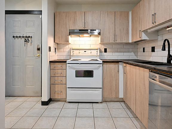 4th image of 20189 54th Ave #108
