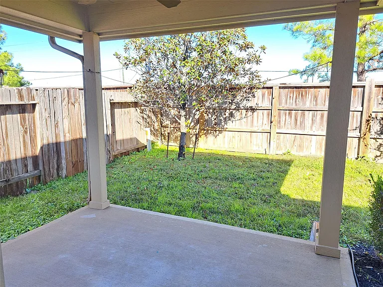 21910 Cascade Hollow Ln — Photo 25