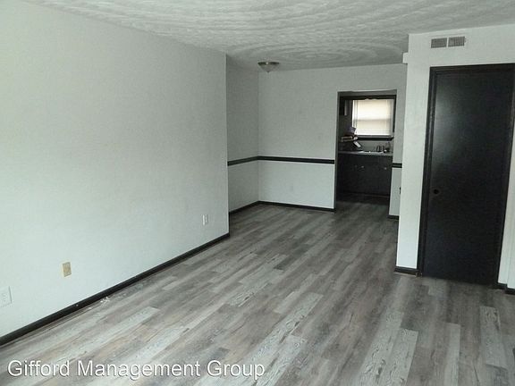 3rd image of 2815 Llewellyn Ave #7559657